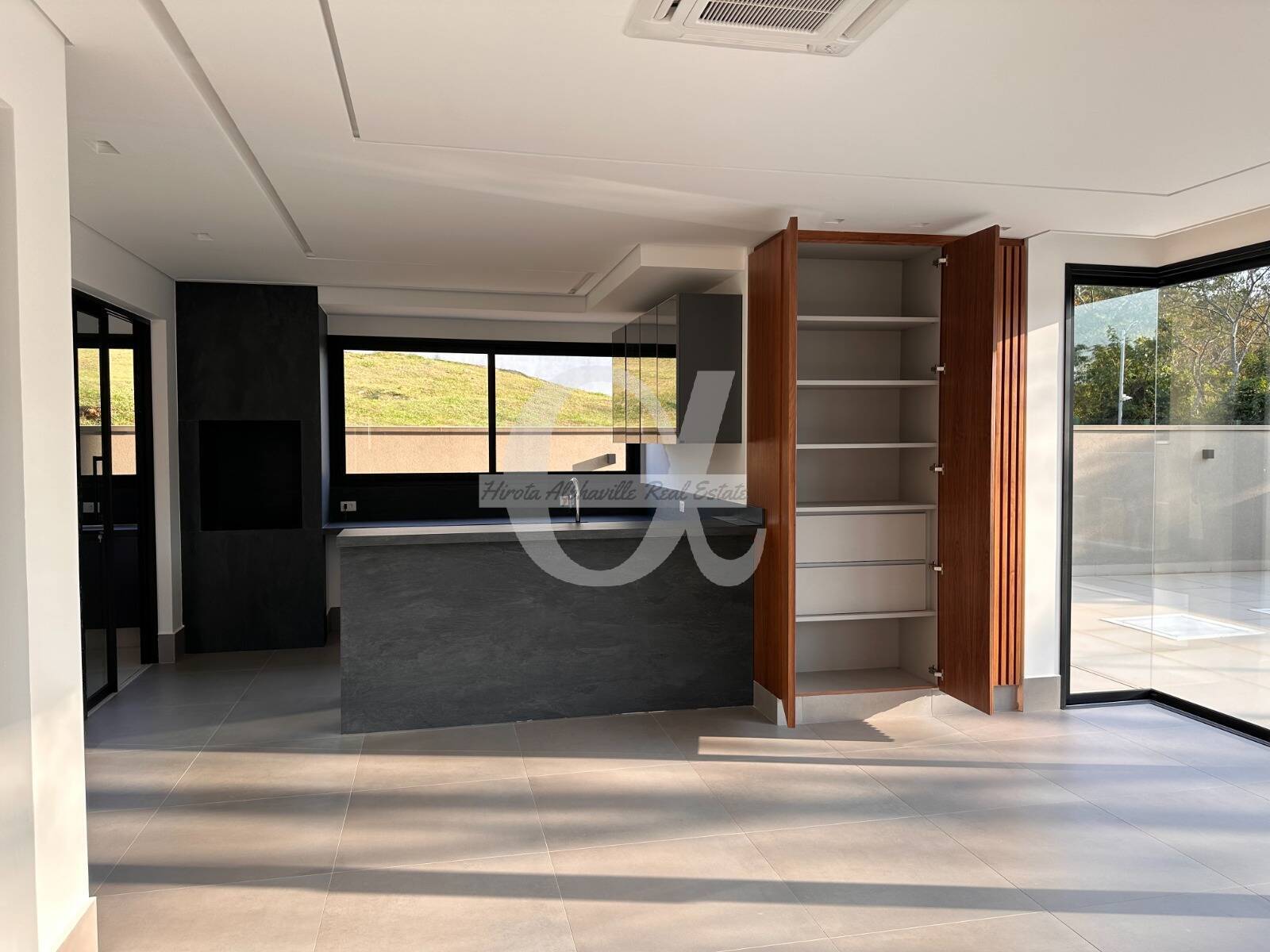 Casa à venda com 4 quartos, 482m² - Foto 2