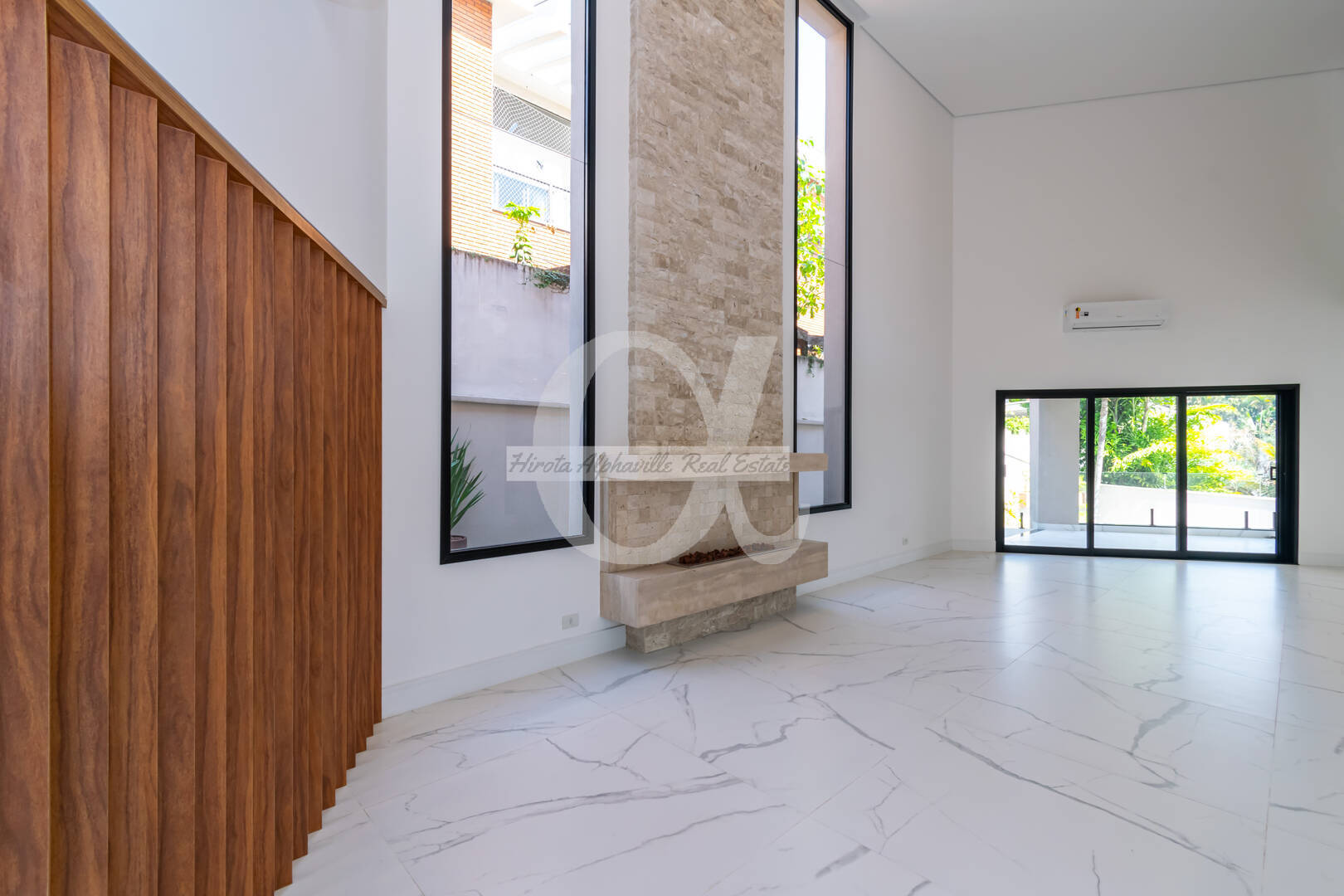 Casa à venda com 4 quartos, 640m² - Foto 1