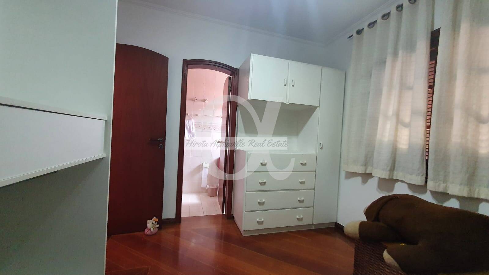 Casa à venda com 4 quartos, 300m² - Foto 15