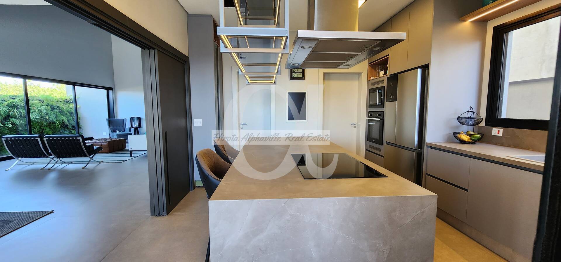 Casa para alugar com 4 quartos, 390m² - Foto 15