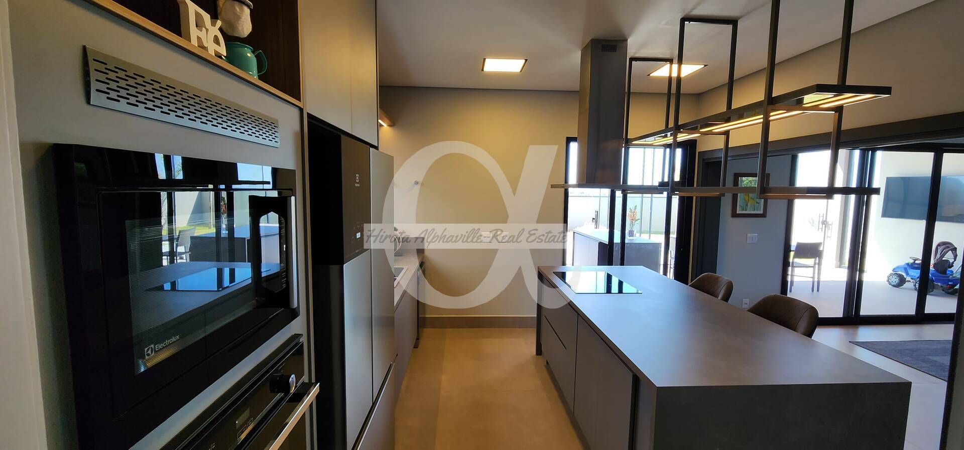 Casa para alugar com 4 quartos, 390m² - Foto 19